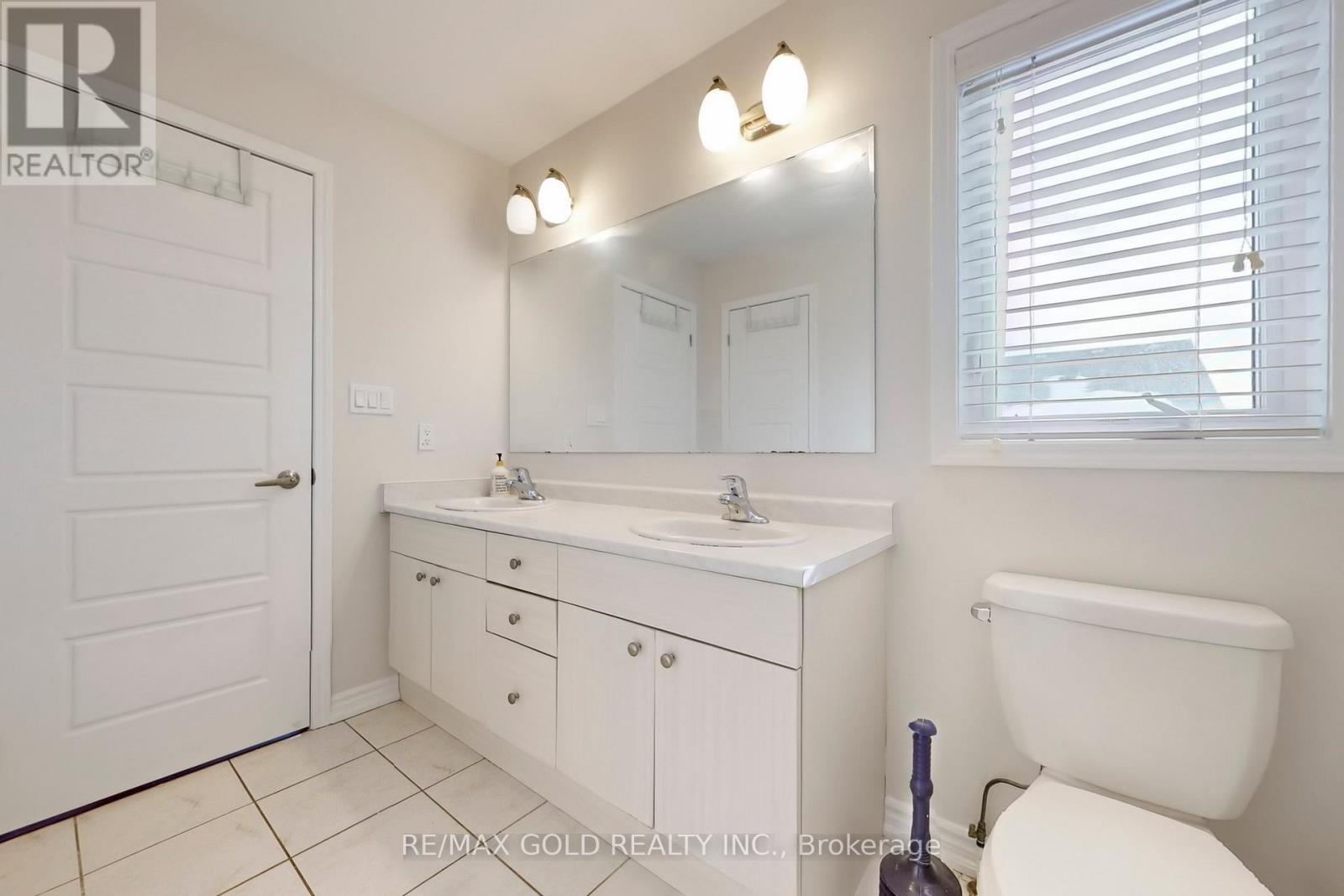 174 Lemieux Court, Milton, Ontario  L9E 1E9 - Photo 32 - W12789362