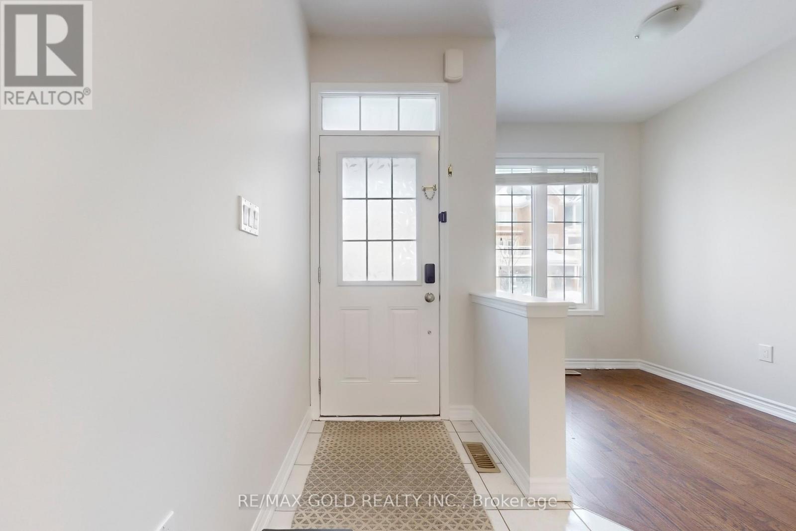 174 Lemieux Court, Milton, Ontario  L9E 1E9 - Photo 4 - W12789362