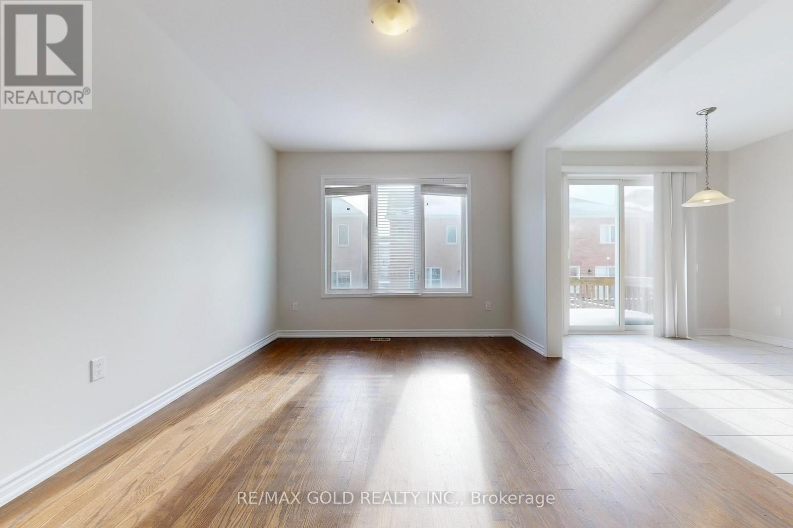 174 Lemieux Court, Milton, Ontario  L9E 1E9 - Photo 6 - W12789362