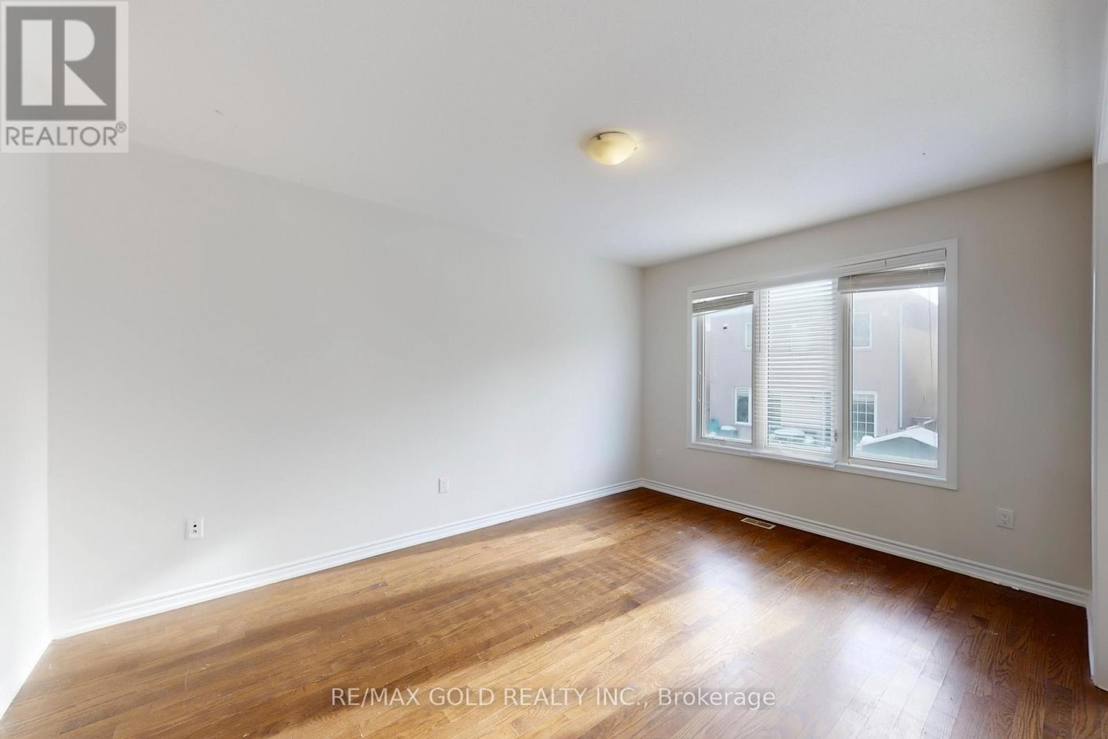 174 Lemieux Court, Milton, Ontario  L9E 1E9 - Photo 8 - W12789362