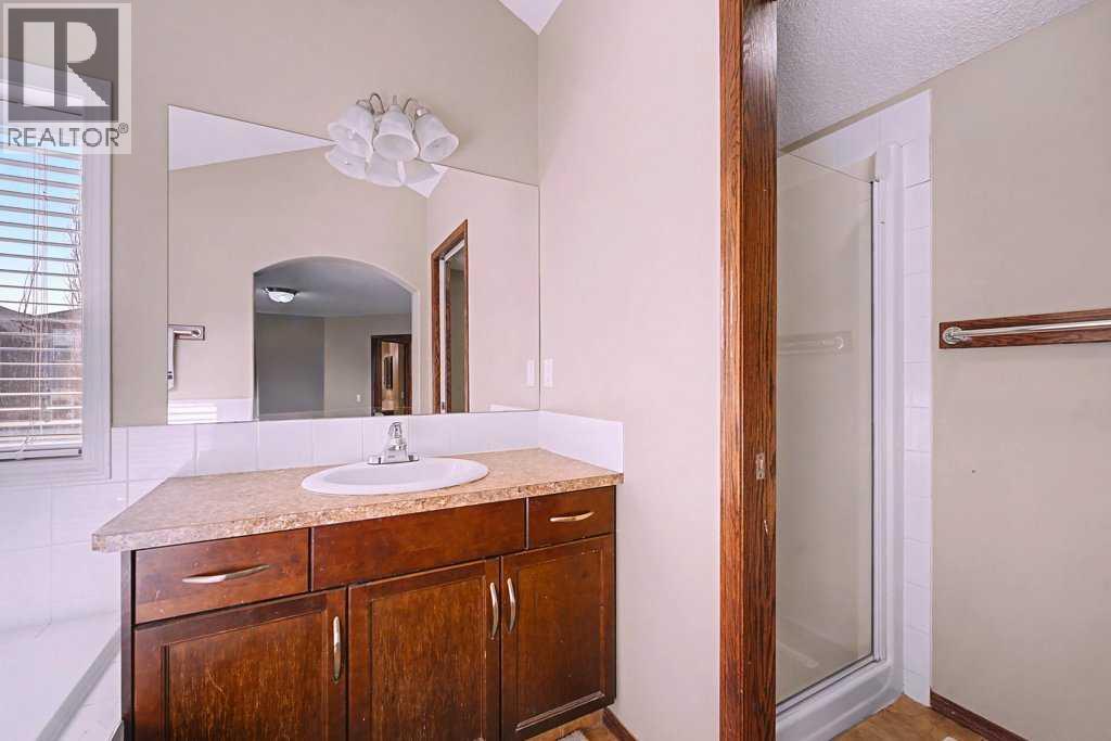 154 New Brighton Lane Se, Calgary, Alberta T2E 0E2 - Photo 33 - A2284696