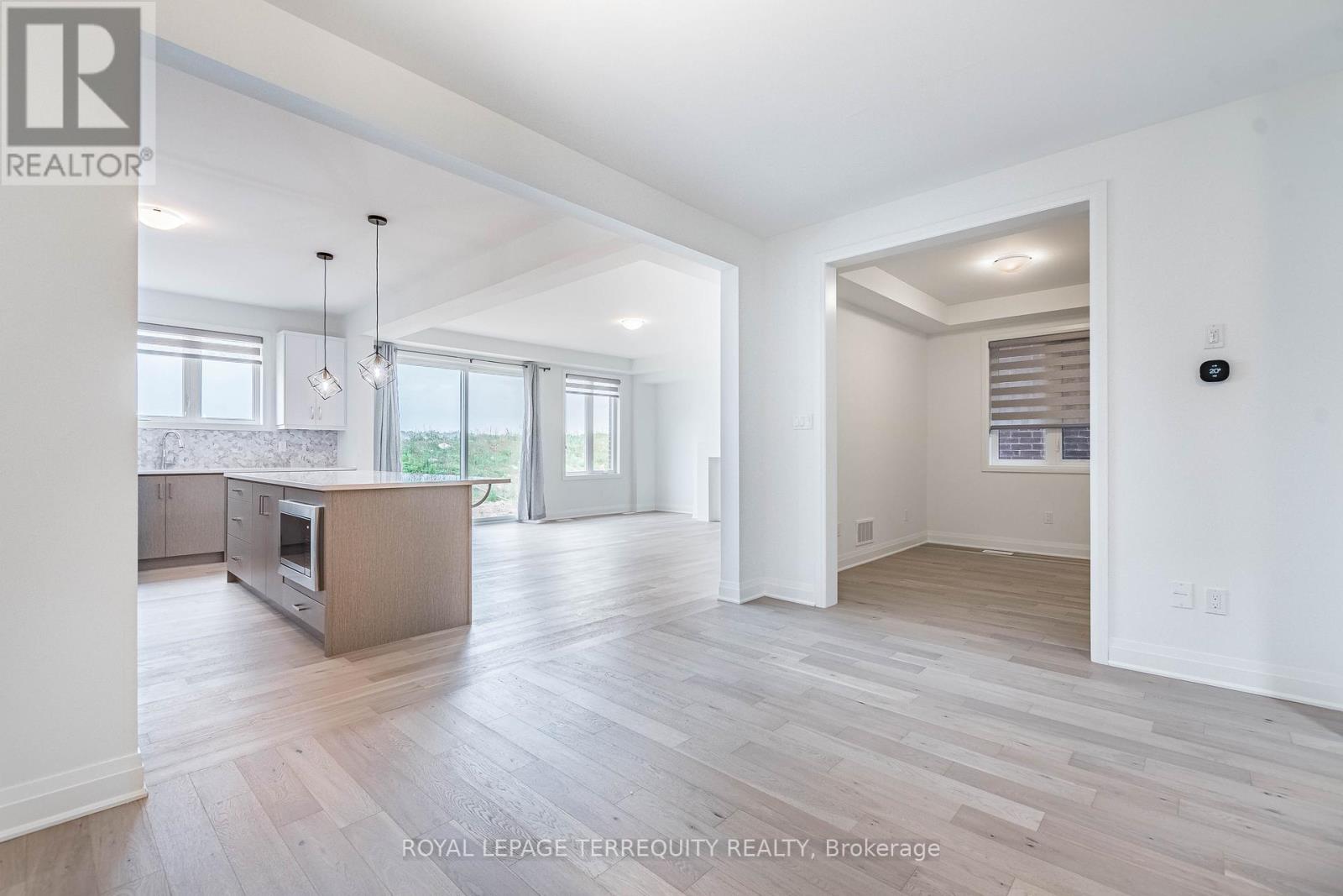 150 Forestwalk Street, Kitchener, Ontario  N2R 0S9 - Photo 4 - X12789342