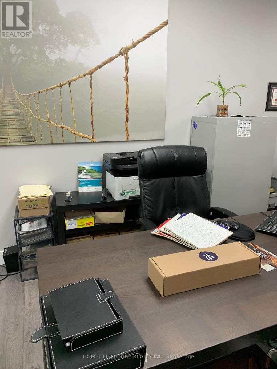 # 3 - 750 Oklahoma Drive, Pickering, Ontario  L1W 3G9 - Photo 4 - E12788896