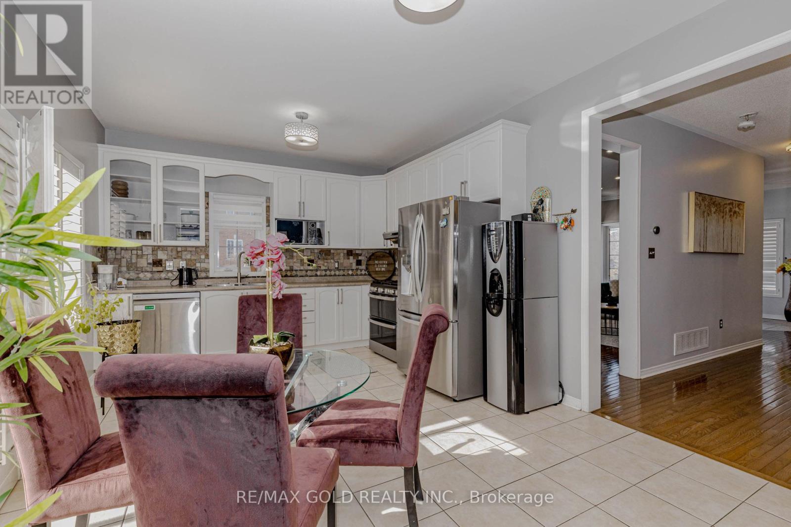 2 Oranmore Crescent, Brampton, Ontario  L6X 0J9 - Photo 11 - W12789160