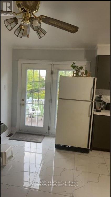 (Main) - 308 Centre Street N, Brampton, Ontario  L6V 2R4 - Photo 6 - W12787990