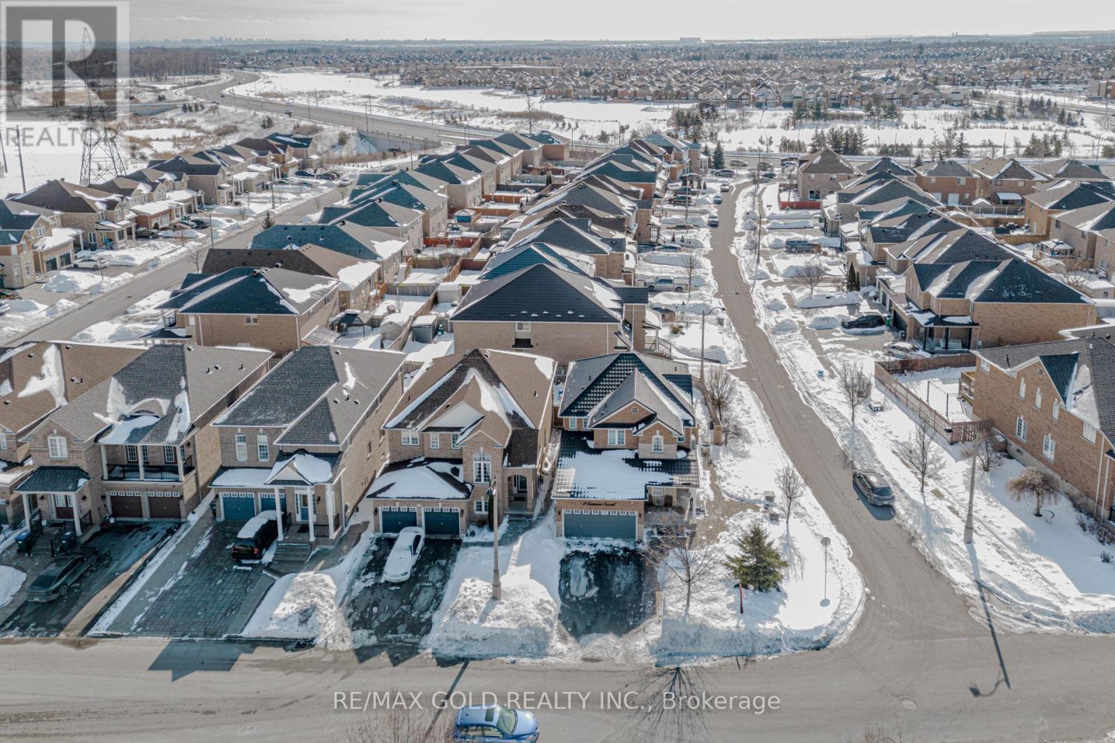 2 Oranmore Crescent, Brampton, Ontario  L6X 0J9 - Photo 1 - W12789160