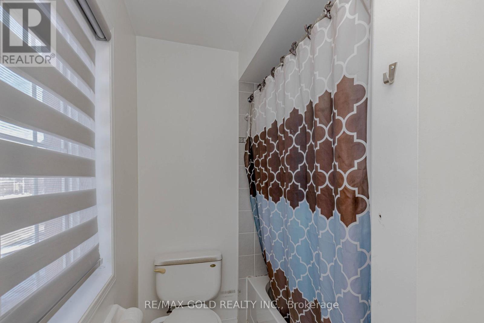 2 Oranmore Crescent, Brampton, Ontario  L6X 0J9 - Photo 31 - W12789160