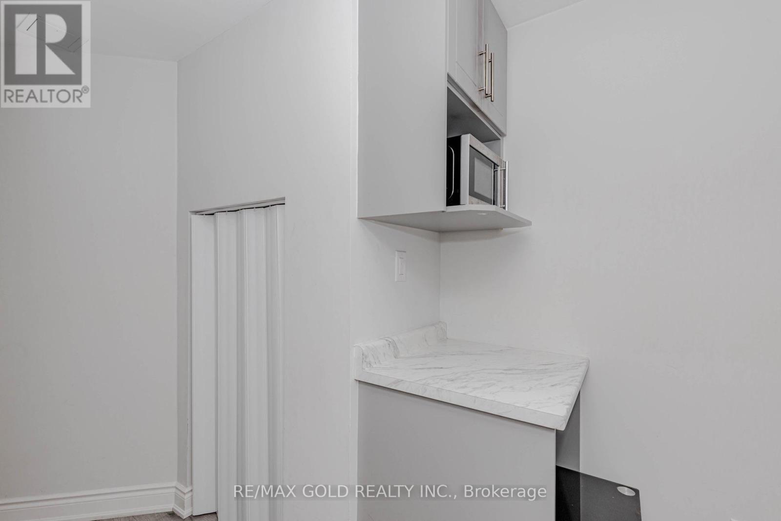 2 Oranmore Crescent, Brampton, Ontario  L6X 0J9 - Photo 35 - W12789160