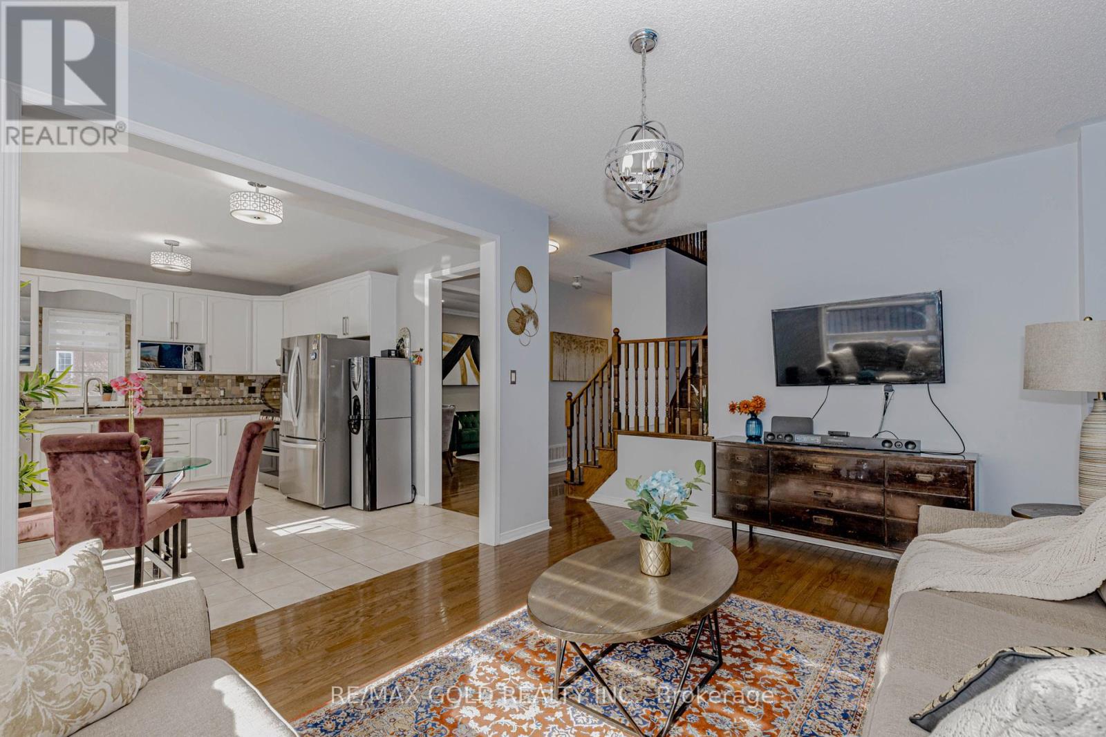 2 Oranmore Crescent, Brampton, Ontario  L6X 0J9 - Photo 9 - W12789160