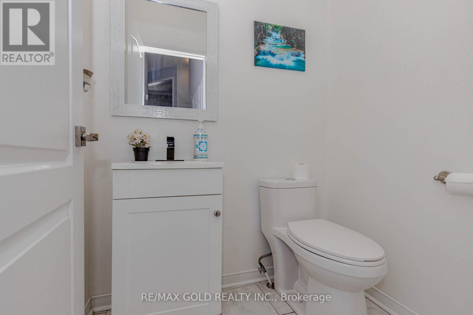 2 Oranmore Crescent, Brampton, Ontario  L6X 0J9 - Photo 15 - W12789160