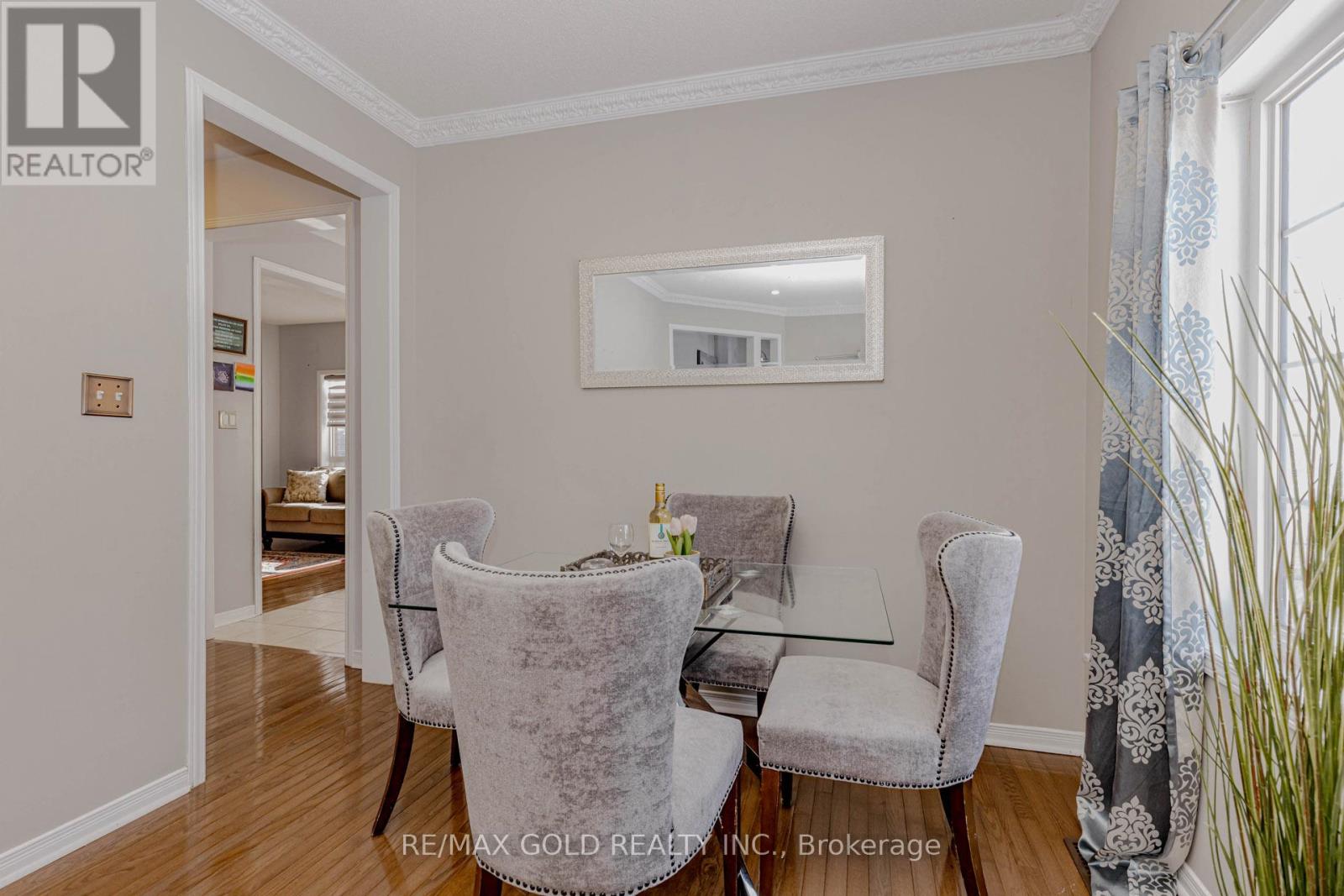 2 Oranmore Crescent, Brampton, Ontario  L6X 0J9 - Photo 7 - W12789160