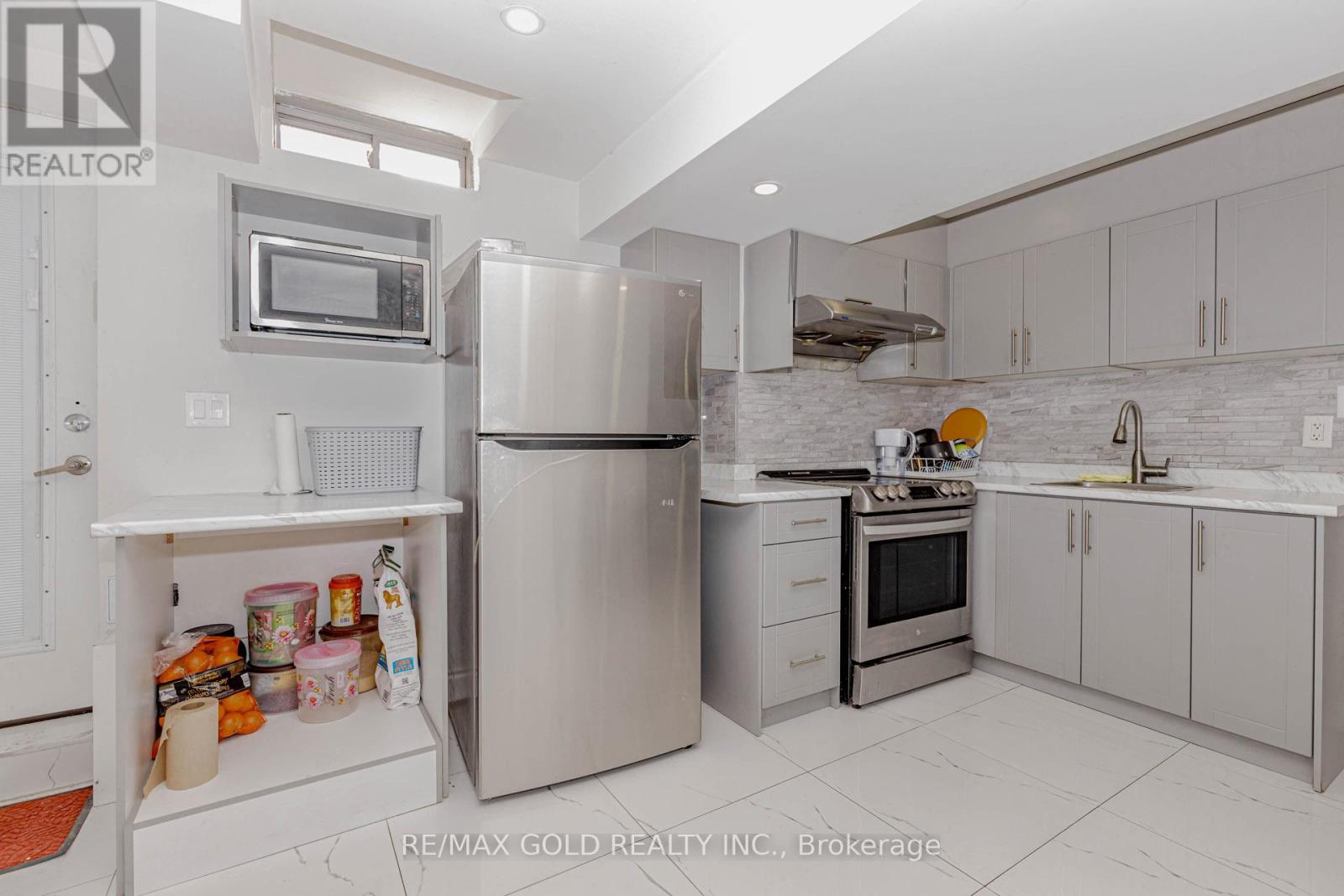 2 Oranmore Crescent, Brampton, Ontario  L6X 0J9 - Photo 40 - W12789160