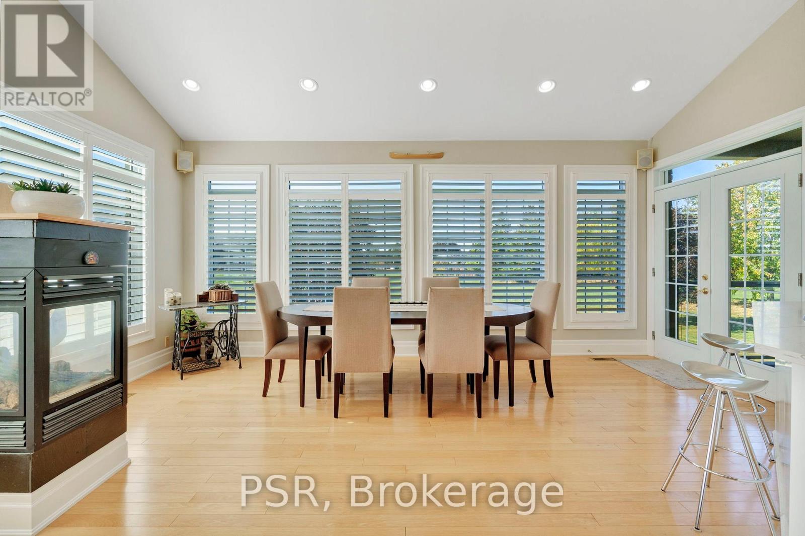 2884 Sunnydale Lane, Ramara, Ontario L0K 1B0 - Photo 9 - S12789468