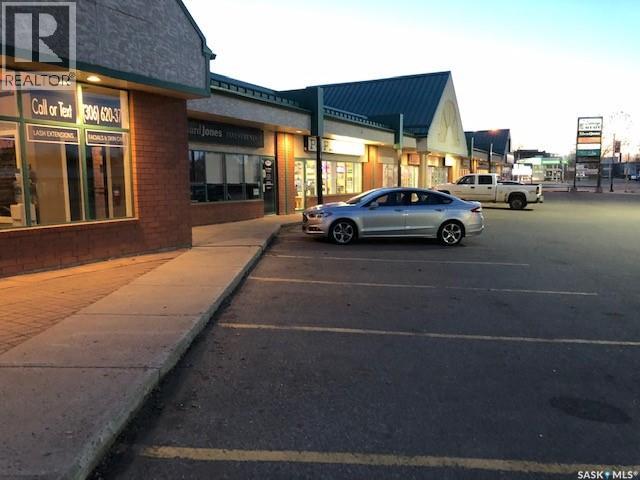 84 - 86 Broadway Street E, Yorkton, Saskatchewan  S3N 0K9 - Photo 2 - SK999859