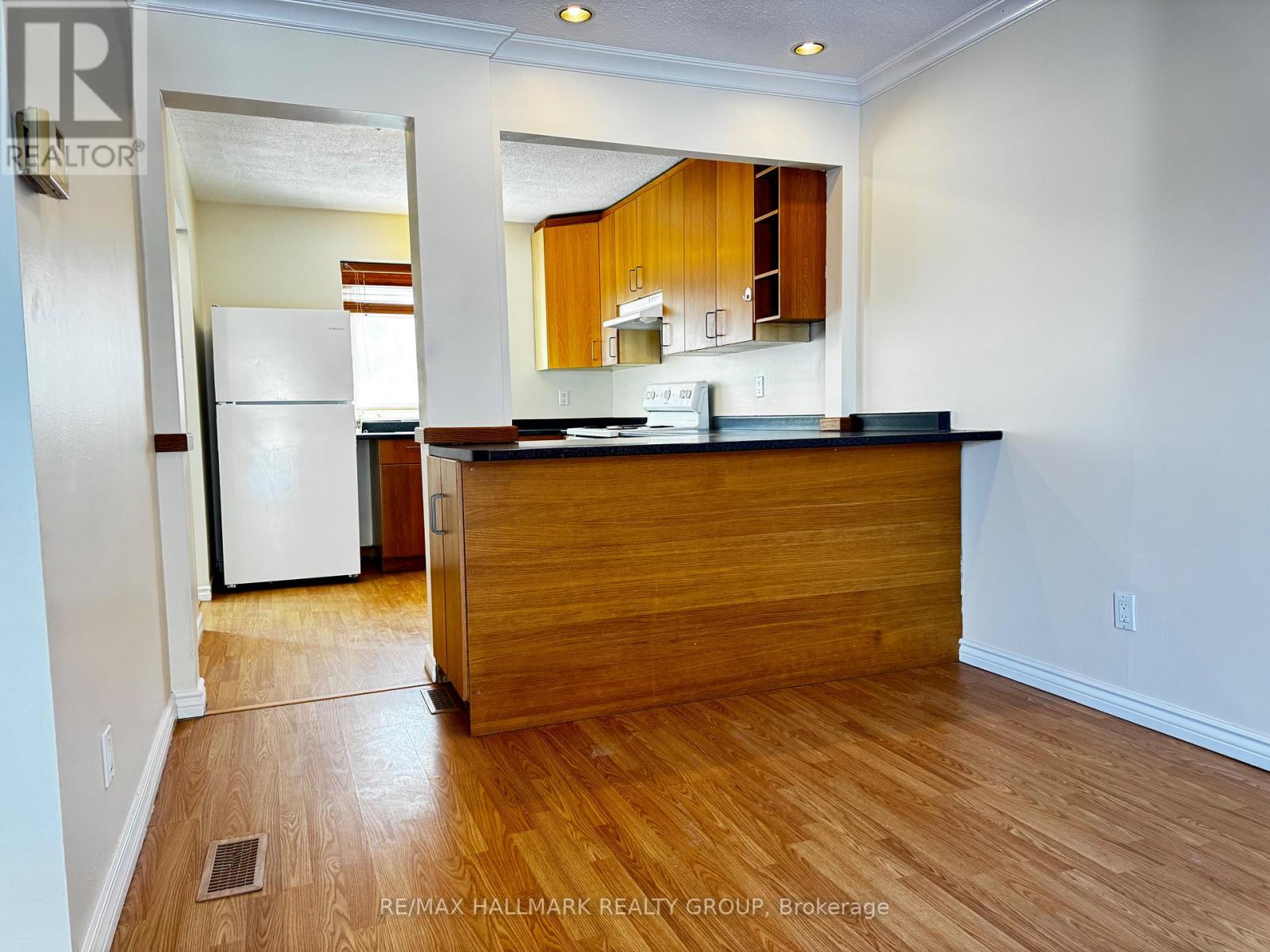 457 D Moodie Drive S, Ottawa, Ontario  K2H 8T6 - Photo 9 - X12648266