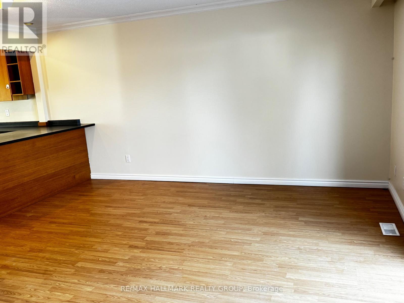 457 D Moodie Drive S, Ottawa, Ontario  K2H 8T6 - Photo 12 - X12648266