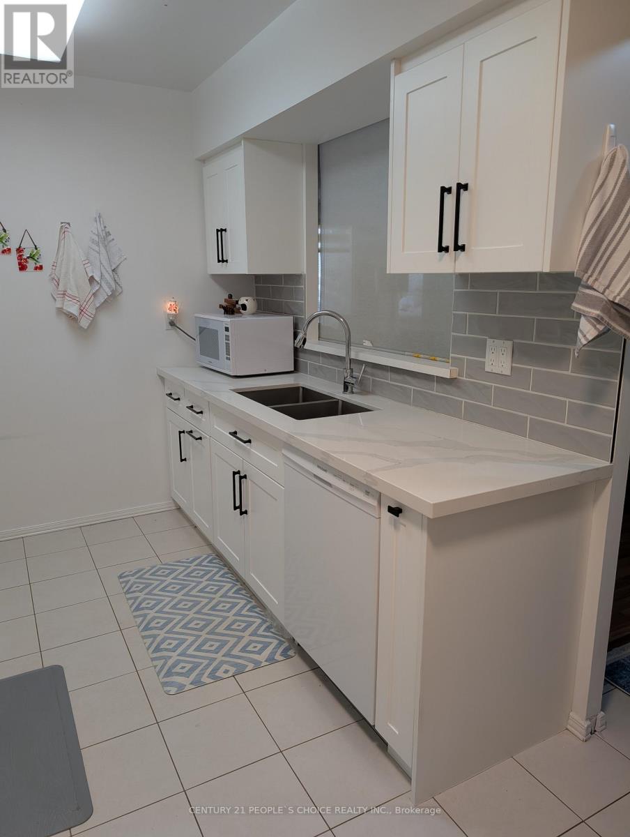 403 - 30 Greenfield Avenue, Toronto, Ontario  M2N 6N3 - Photo 5 - C12789422