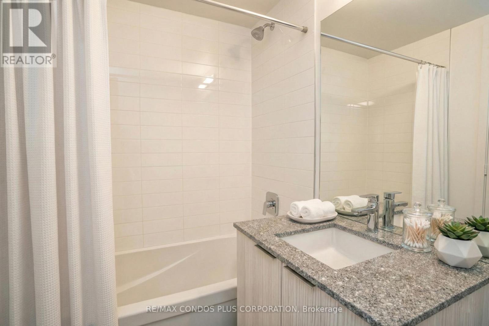 624 - 158 Front Street E, Toronto, Ontario  M5A 0K9 - Photo 8 - C12789470