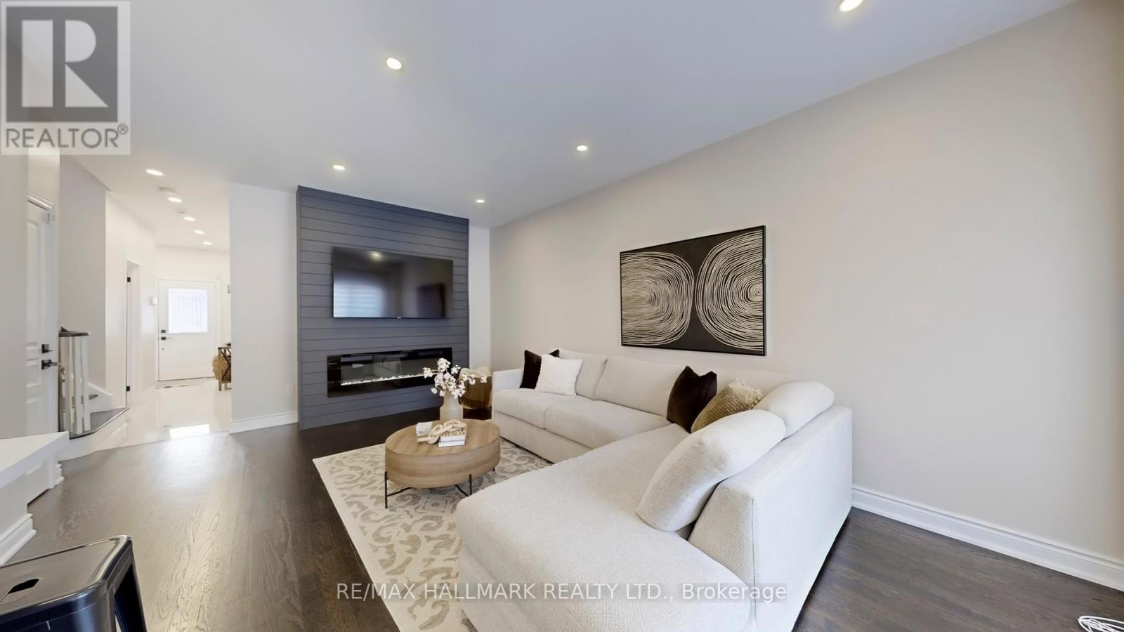 11 Martina Crescent, Vaughan, Ontario  L4H 3B6 - Photo 3 - N12789394