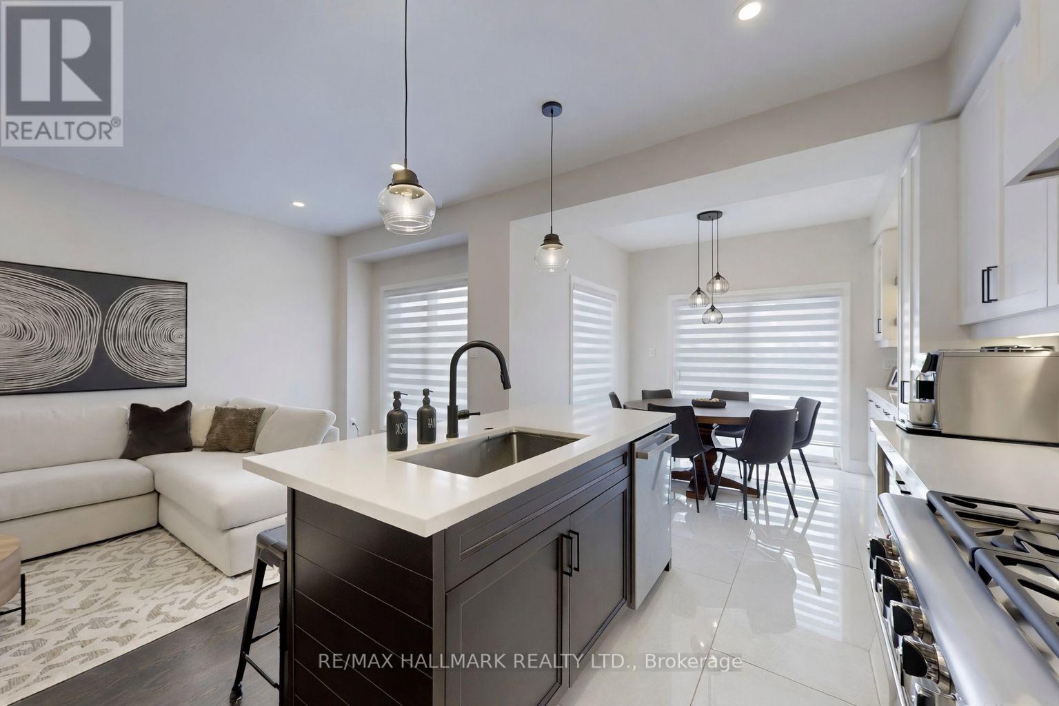 11 Martina Crescent, Vaughan, Ontario  L4H 3B6 - Photo 7 - N12789394