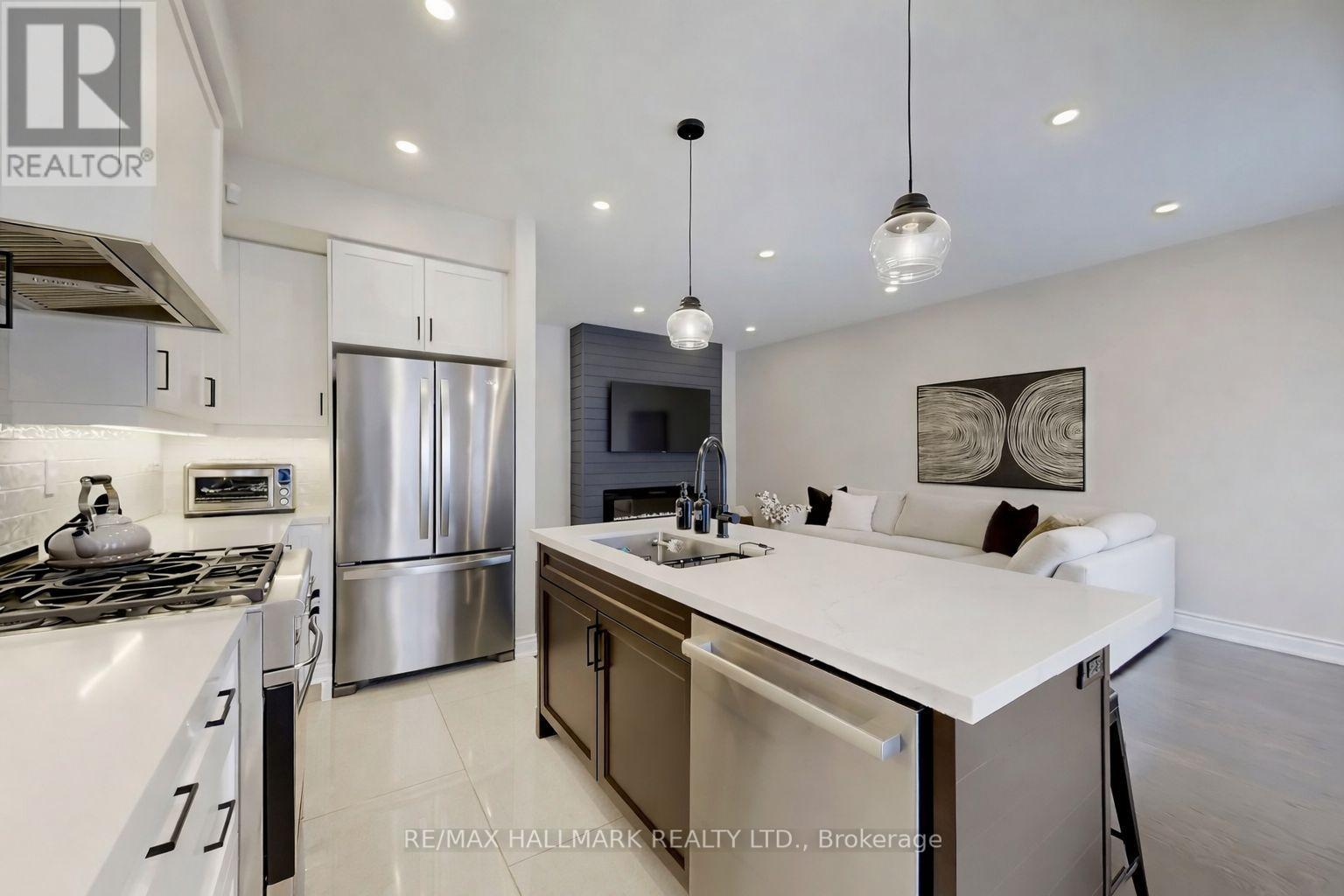 11 Martina Crescent, Vaughan, Ontario  L4H 3B6 - Photo 8 - N12789394