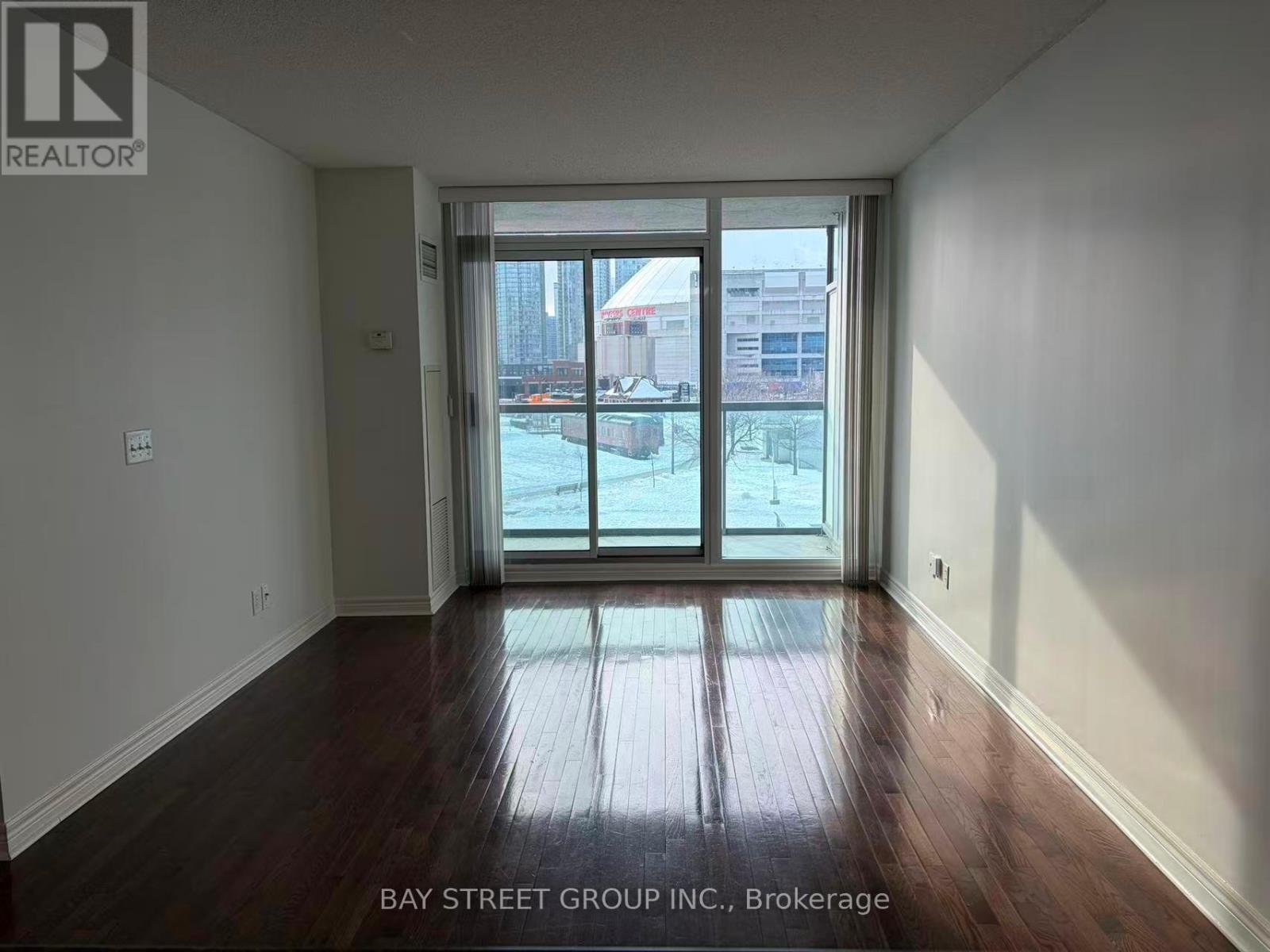 515 - 51 Lower Simcoe Street, Toronto, Ontario  M5J 3A2 - Photo 9 - C12653640