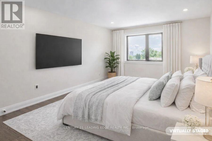 48b Maybourne Avenue, Toronto, Ontario  M1L 2V9 - Photo 12 - E12710050