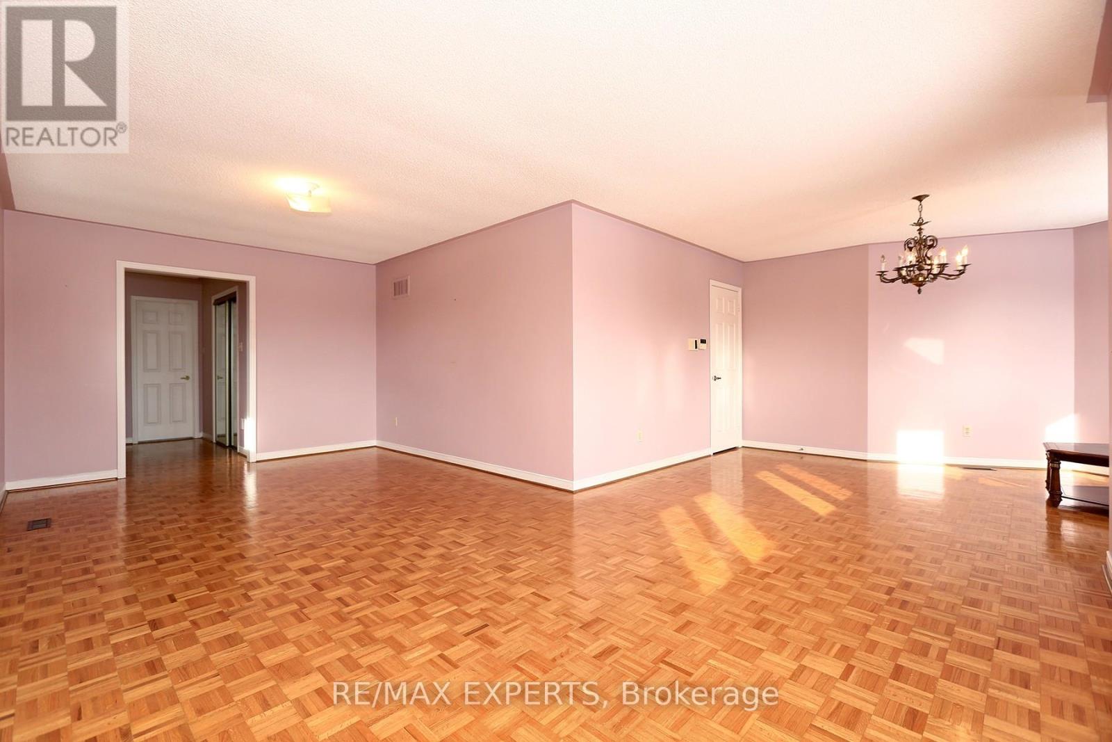 100 Nimbus Place, Vaughan, Ontario  L4L 1Z7 - Photo 25 - N12783230