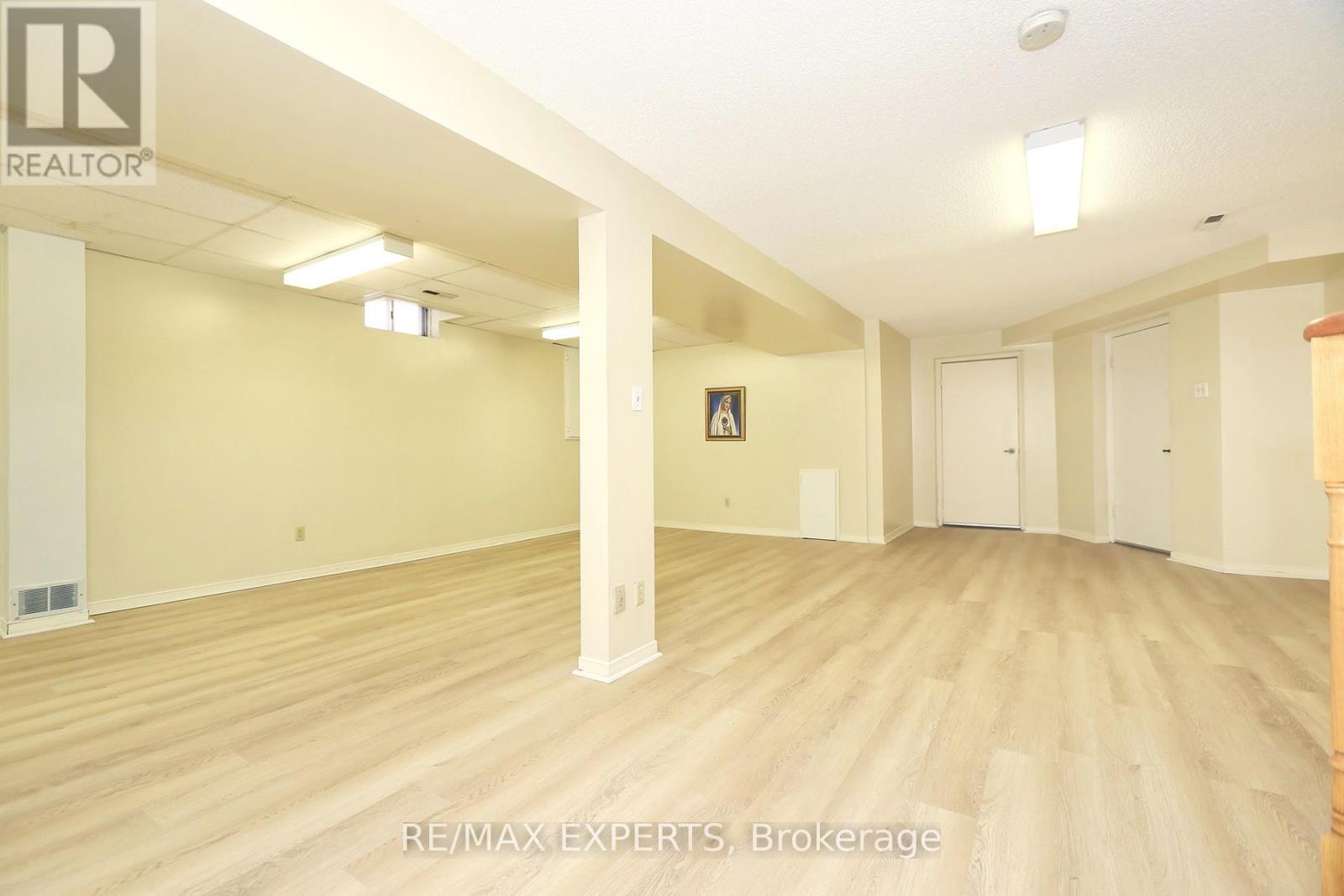 100 Nimbus Place, Vaughan, Ontario  L4L 1Z7 - Photo 34 - N12783230
