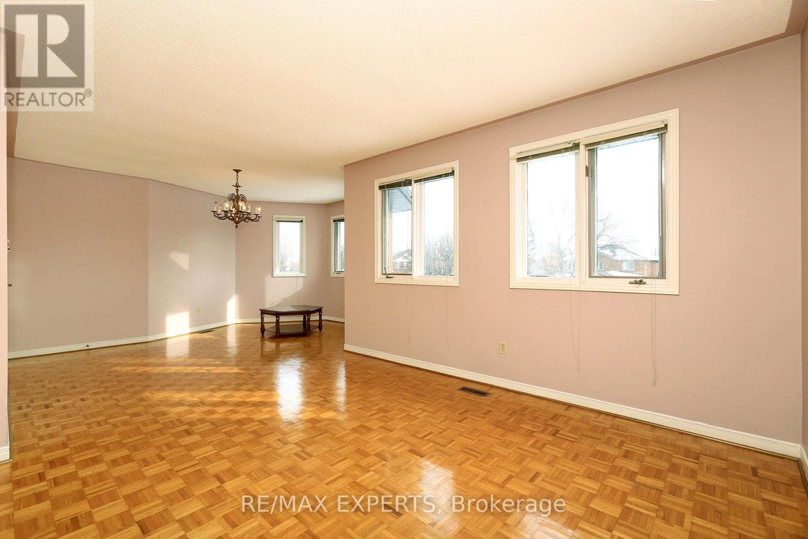 100 Nimbus Place, Vaughan, Ontario  L4L 1Z7 - Photo 24 - N12783230