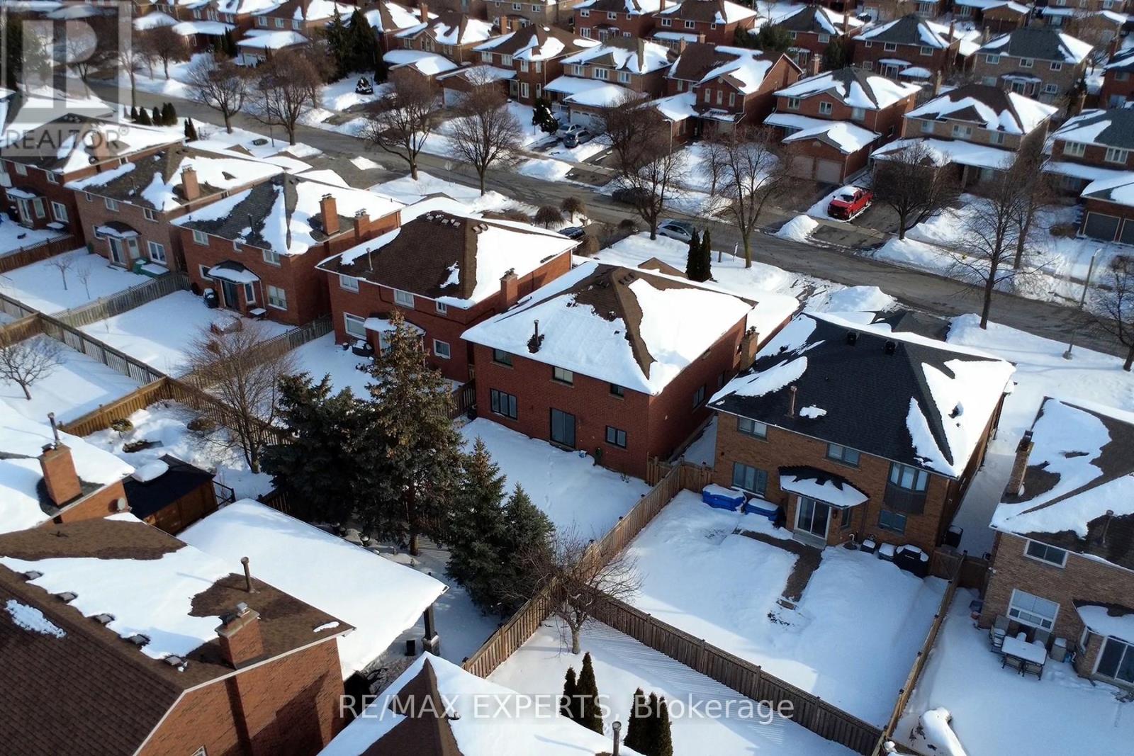 100 Nimbus Place, Vaughan, Ontario  L4L 1Z7 - Photo 49 - N12783230