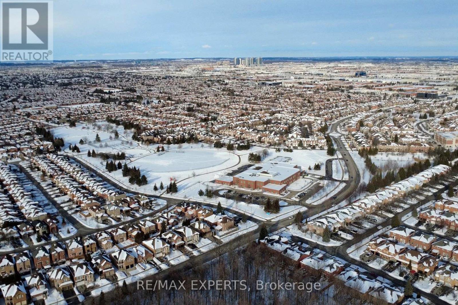 100 Nimbus Place, Vaughan, Ontario  L4L 1Z7 - Photo 45 - N12783230