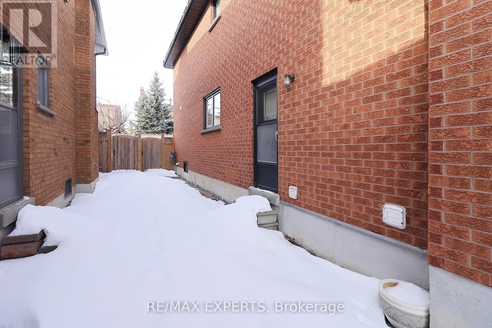 100 Nimbus Place, Vaughan, Ontario  L4L 1Z7 - Photo 41 - N12783230