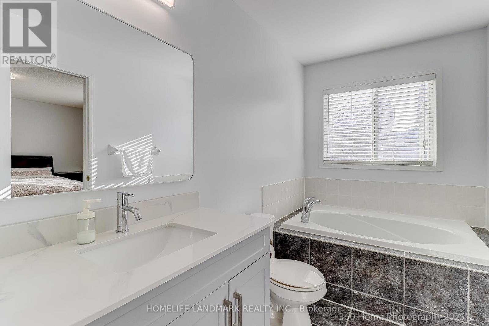 51 Lebovic Drive, Richmond Hill, Ontario  L4E 5C6 - Photo 13 - N12789348