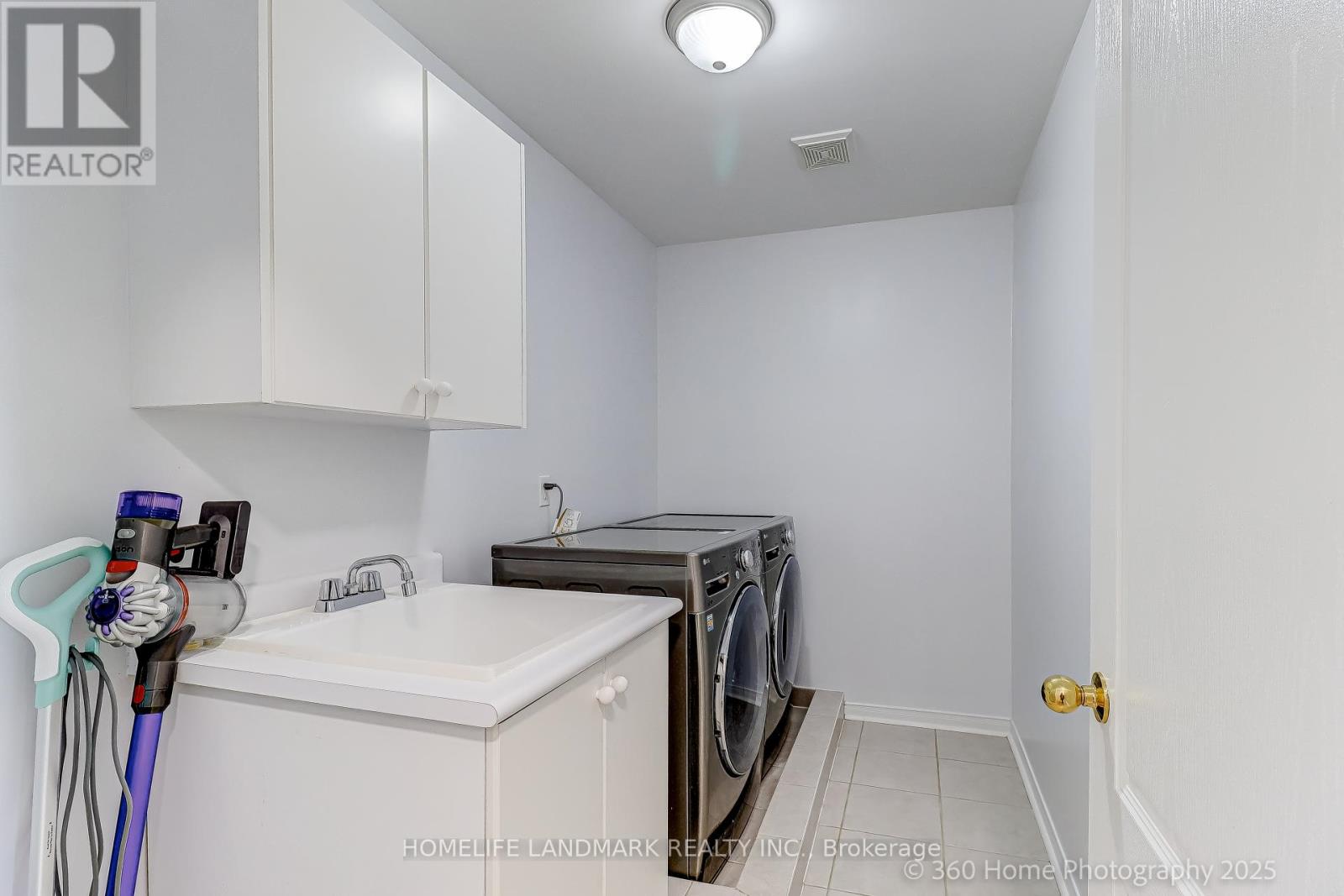 51 Lebovic Drive, Richmond Hill, Ontario  L4E 5C6 - Photo 18 - N12789348