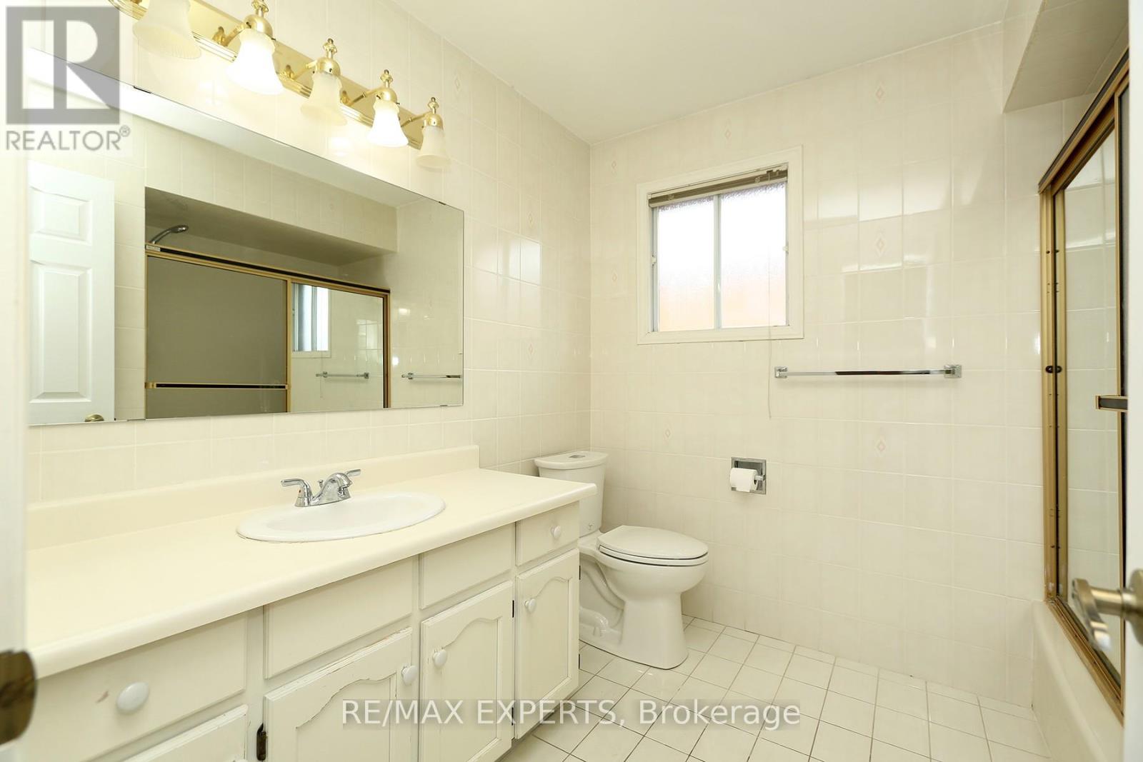 100 Nimbus Place, Vaughan, Ontario  L4L 1Z7 - Photo 22 - N12783230