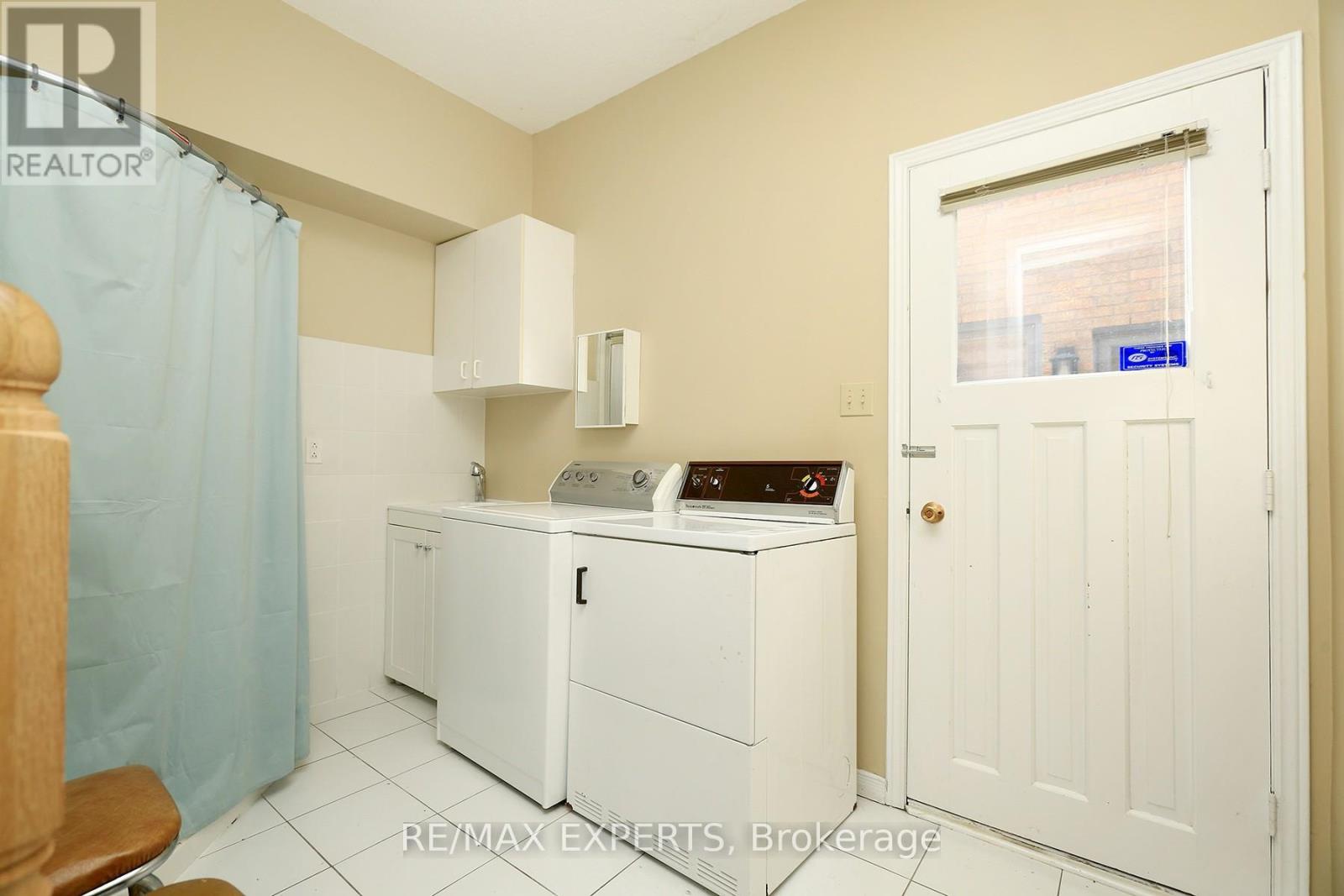 100 Nimbus Place, Vaughan, Ontario  L4L 1Z7 - Photo 37 - N12783230