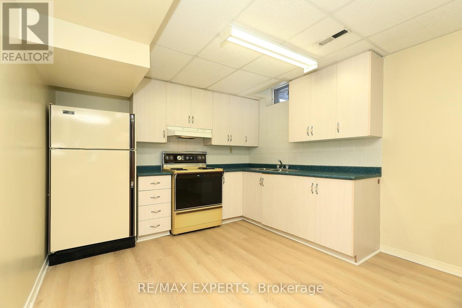 100 Nimbus Place, Vaughan, Ontario  L4L 1Z7 - Photo 32 - N12783230