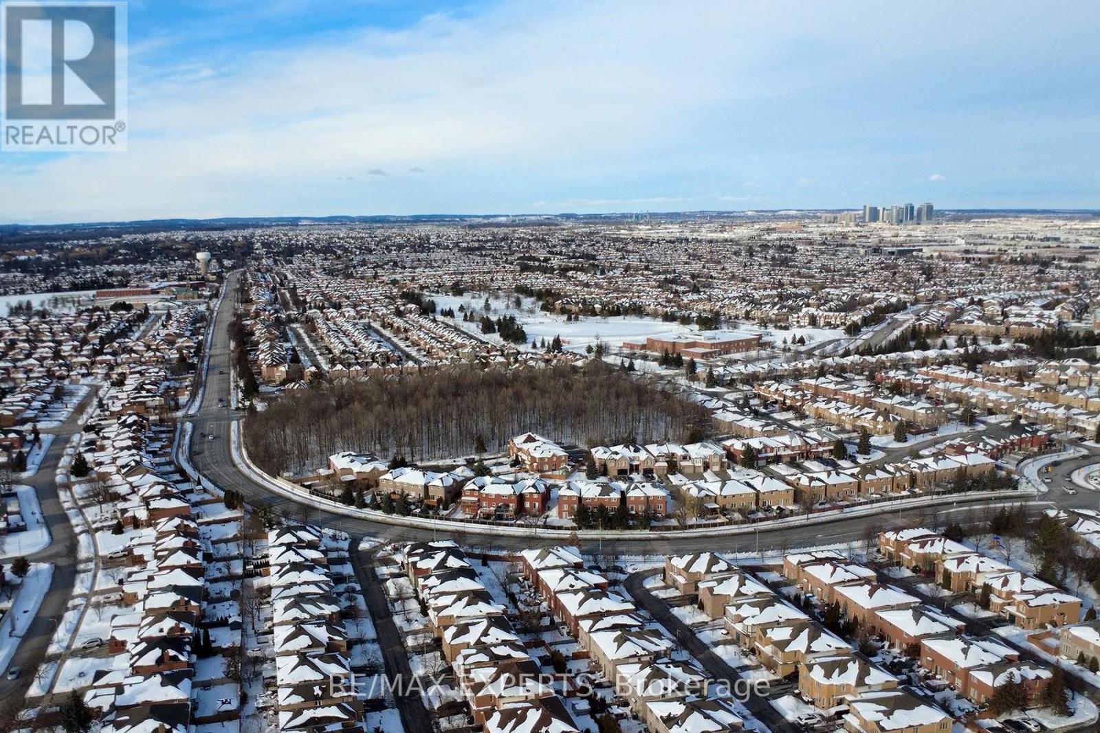 100 Nimbus Place, Vaughan, Ontario  L4L 1Z7 - Photo 42 - N12783230