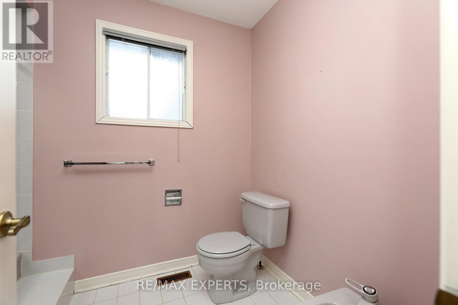 100 Nimbus Place, Vaughan, Ontario  L4L 1Z7 - Photo 28 - N12783230