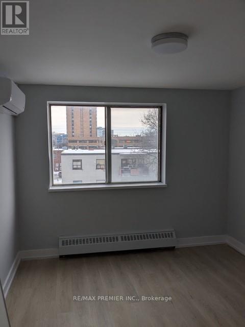 405 - 3046 Jaguar Valley Drive, Mississauga, Ontario  L5A 2J3 - Photo 2 - W12789384