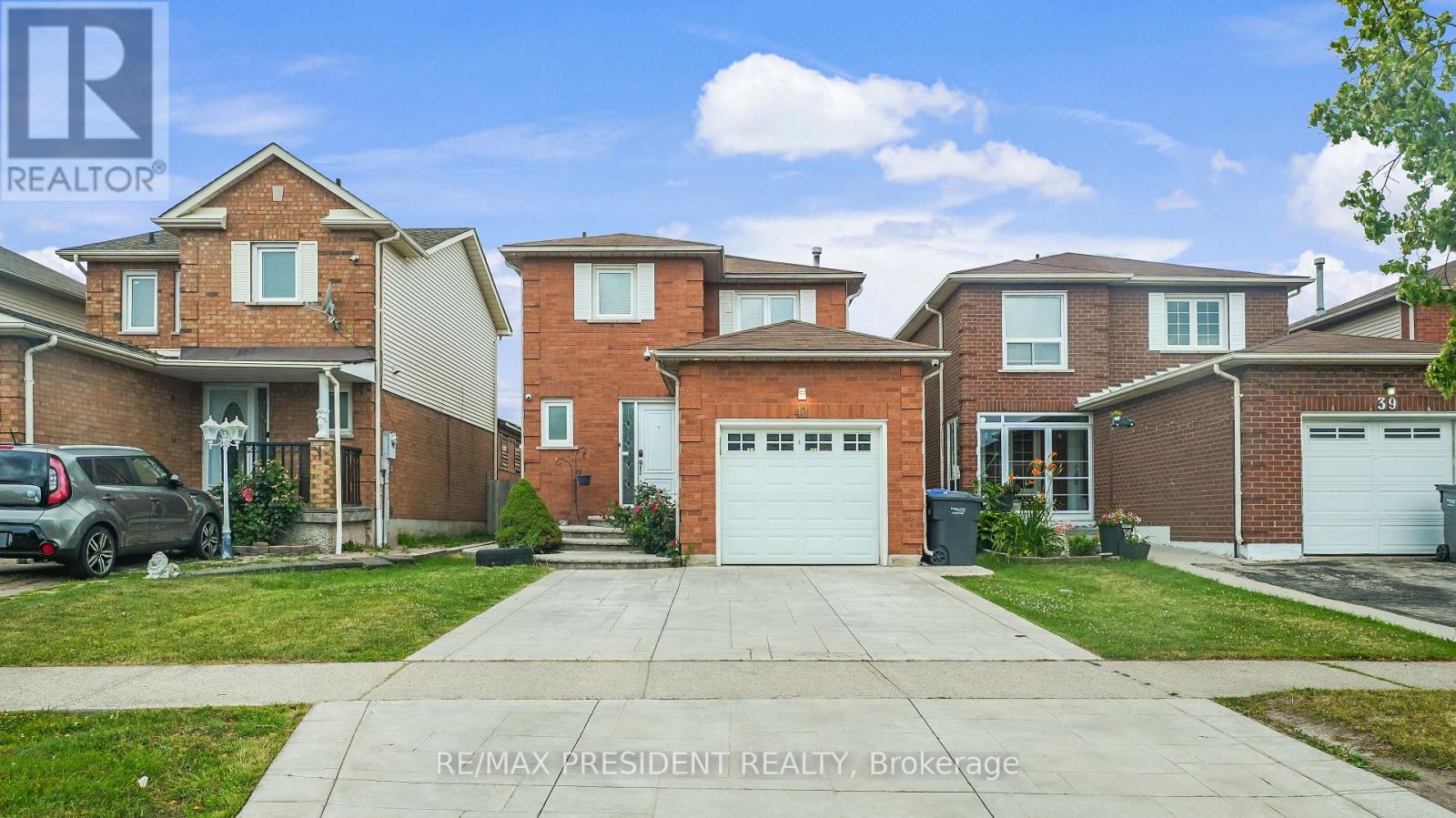 41 Stalbridge Avenue, Brampton, Ontario  L6Y 4H1 - Photo 4 - W12789386
