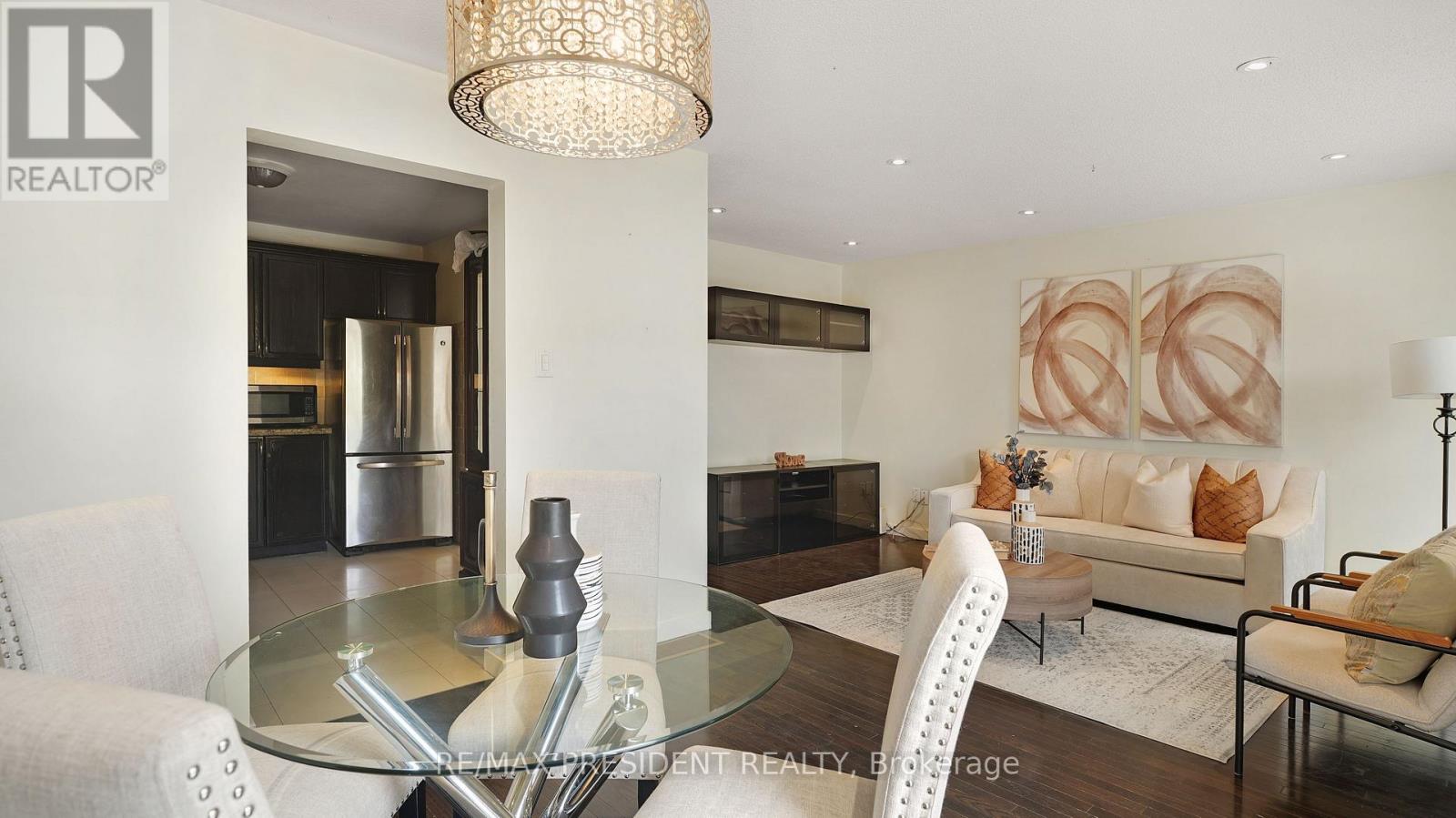 41 Stalbridge Avenue, Brampton, Ontario  L6Y 4H1 - Photo 5 - W12789386