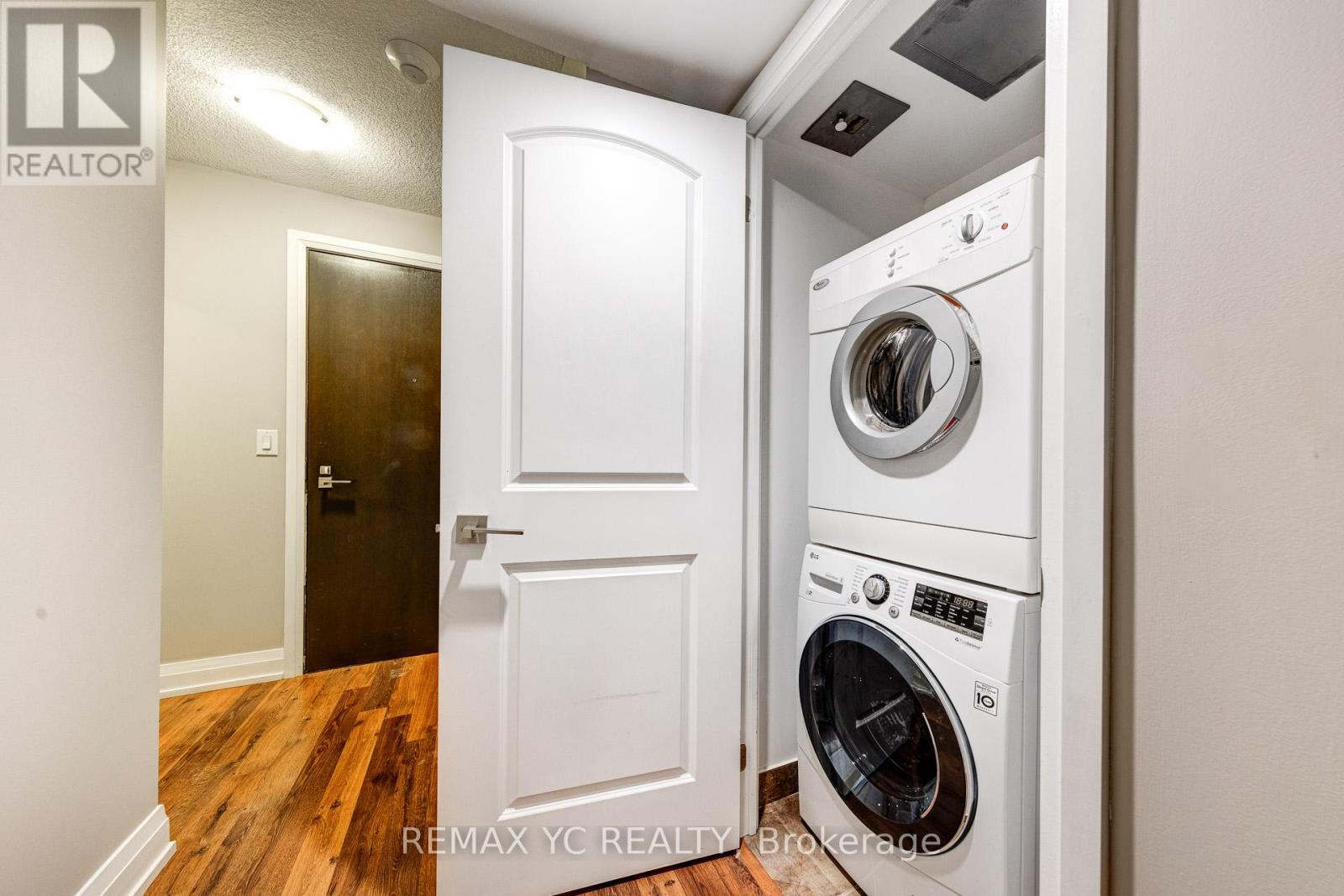 1001 - 1 De Boers Drive, Toronto, Ontario  M3J 0G6 - Photo 5 - W12789388