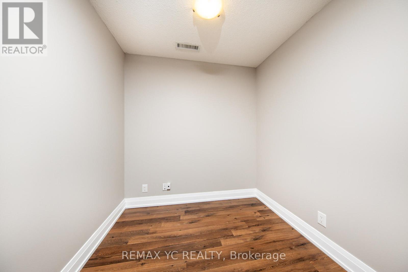 1001 - 1 De Boers Drive, Toronto, Ontario  M3J 0G6 - Photo 7 - W12789388