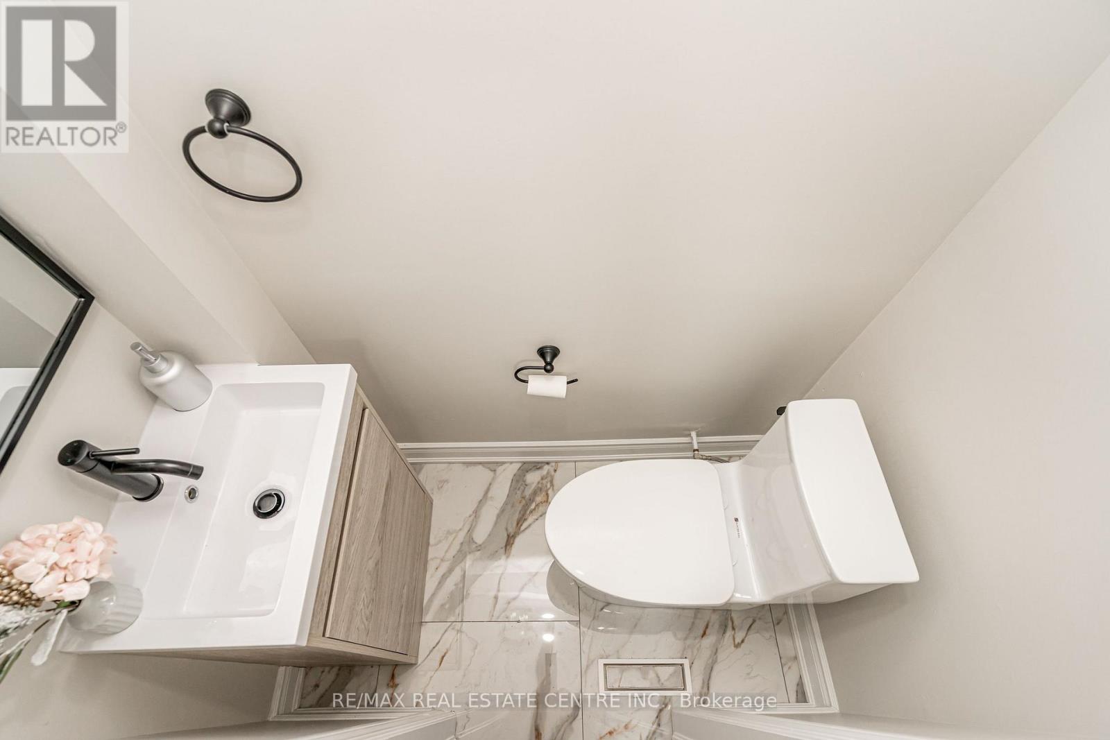 20 Hayden Court, Brampton, Ontario  L6S 1Y3 - Photo 11 - W12789396