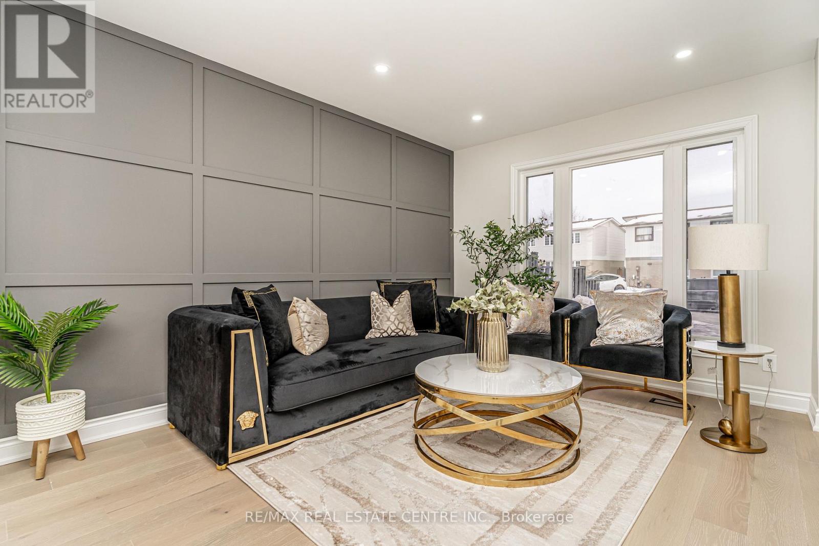 20 Hayden Court, Brampton, Ontario  L6S 1Y3 - Photo 6 - W12789396