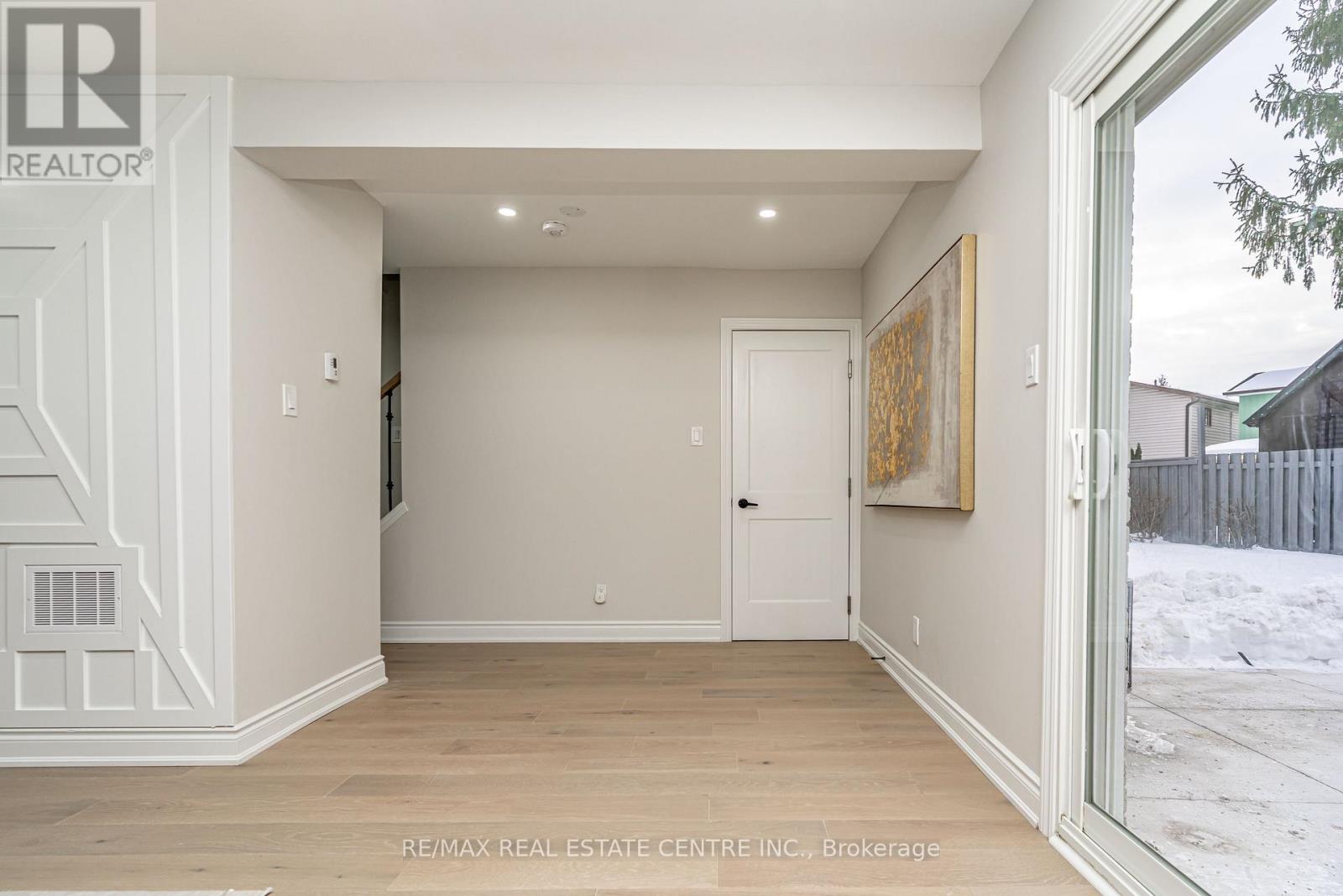 20 Hayden Court, Brampton, Ontario  L6S 1Y3 - Photo 9 - W12789396