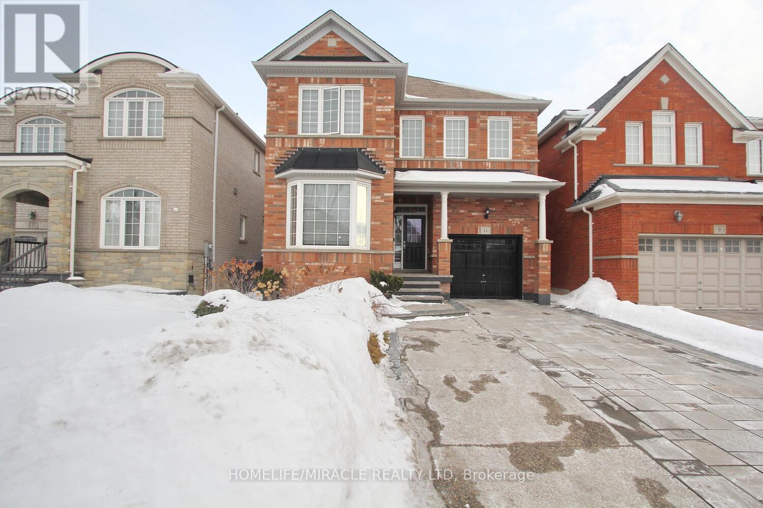 11 BLUFFMEADOW STREET, Brampton, Ontario