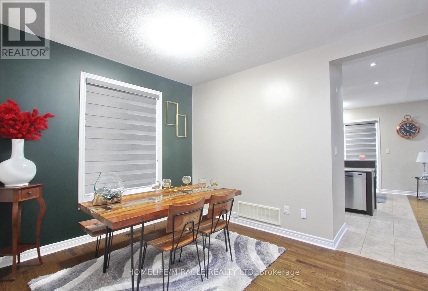 11 Bluffmeadow Street, Brampton, Ontario  L6P 3K3 - Photo 10 - W12789410